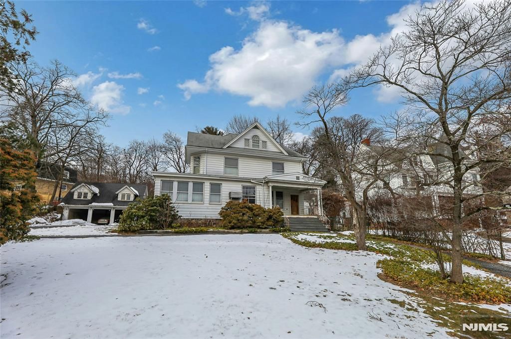 16 Mountain Avenue, Montclair, NJ 07042