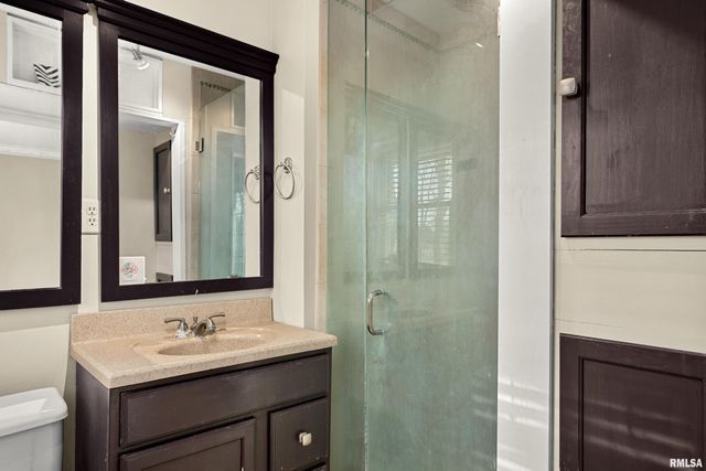 200 CAMPANILE Drive, East Peoria, IL 61611