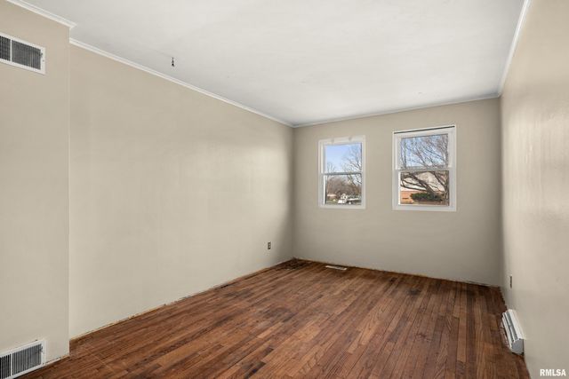 200 CAMPANILE Drive, East Peoria, IL 61611