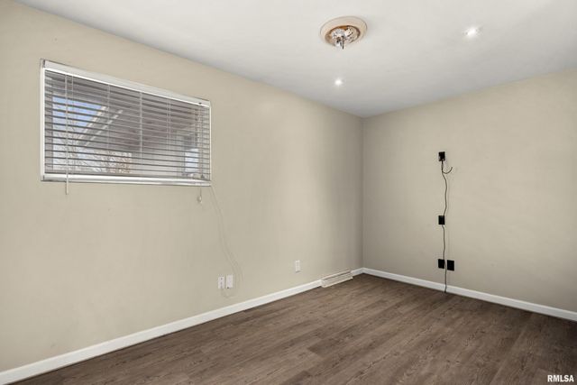 200 CAMPANILE Drive, East Peoria, IL 61611