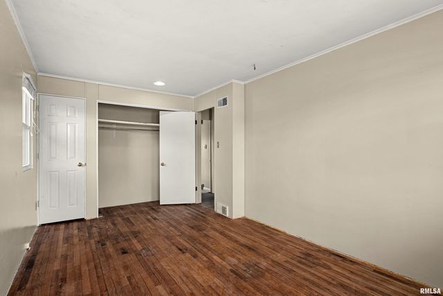 200 CAMPANILE Drive, East Peoria, IL 61611