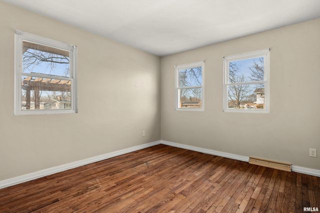 200 CAMPANILE Drive, East Peoria, IL 61611