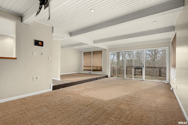 200 CAMPANILE Drive, East Peoria, IL 61611