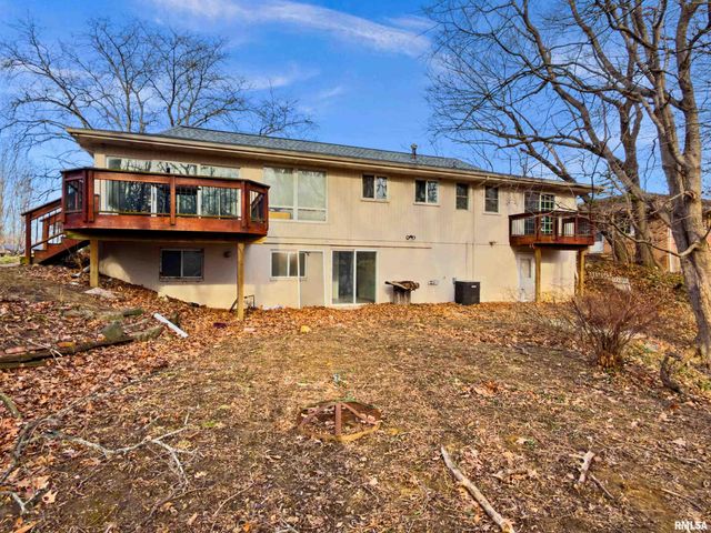 200 CAMPANILE Drive, East Peoria, IL 61611