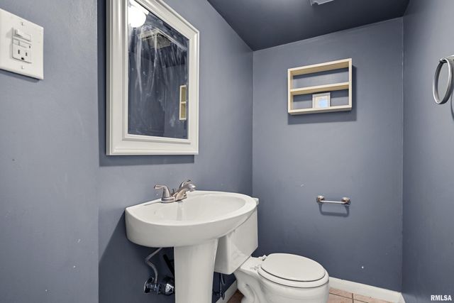 200 CAMPANILE Drive, East Peoria, IL 61611