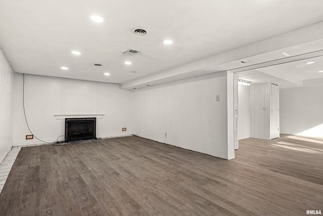 200 CAMPANILE Drive, East Peoria, IL 61611