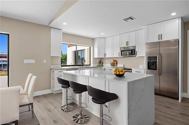 920 SE 16th TER, Cape Coral, FL 33990