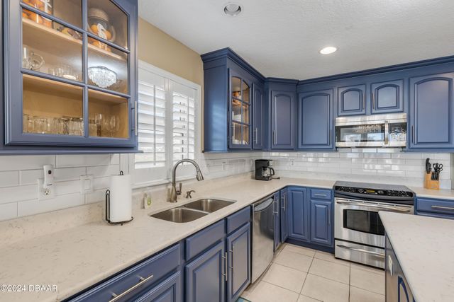 701 N Atlantic Ave Apt 203, New Smyrna Beach, FL 32169