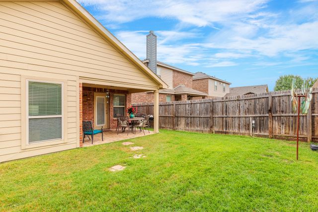 8908 Tenderfoot Lane, Aubrey, TX 76227