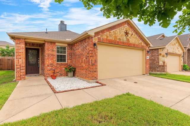 8908 Tenderfoot Lane, Aubrey, TX 76227