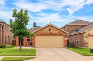 8908 Tenderfoot Lane, Aubrey, TX 76227