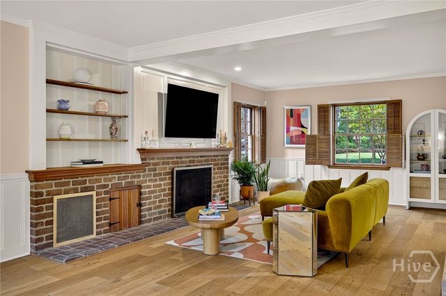 1 E 51st Street, Savannah, GA 31405