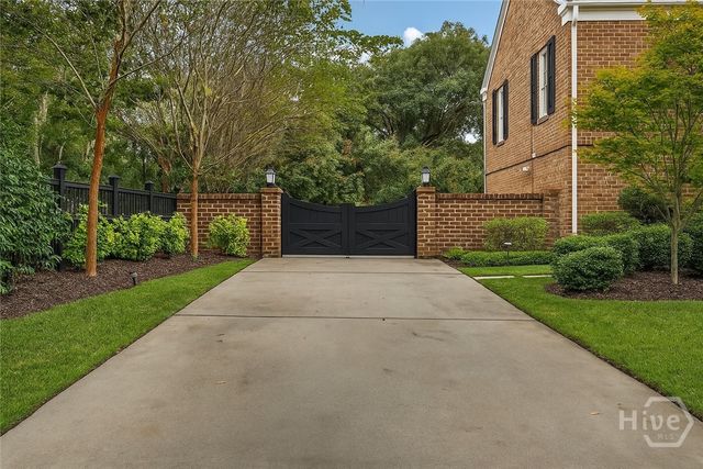 1 E 51st Street, Savannah, GA 31405