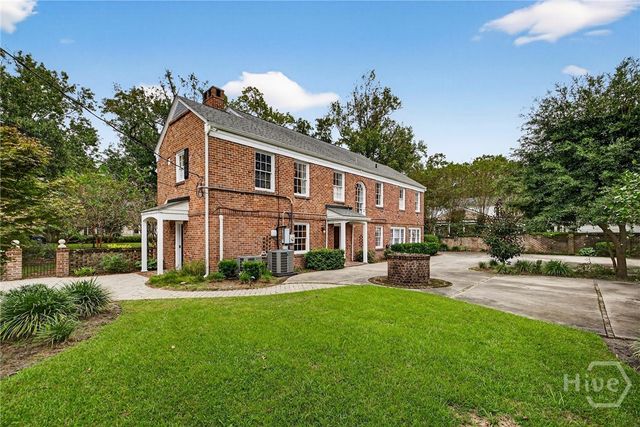 1 E 51st Street, Savannah, GA 31405