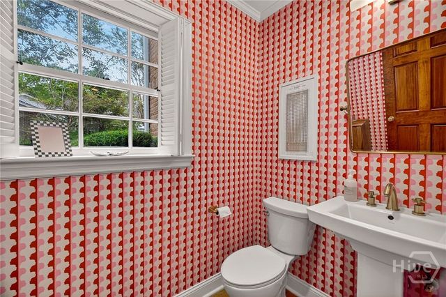 1 E 51st Street, Savannah, GA 31405