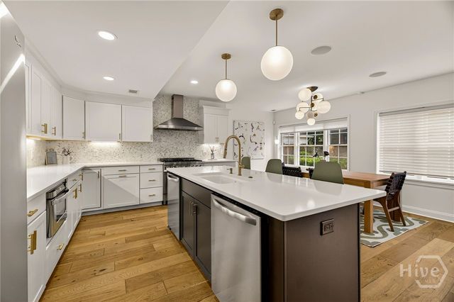 1 E 51st Street, Savannah, GA 31405