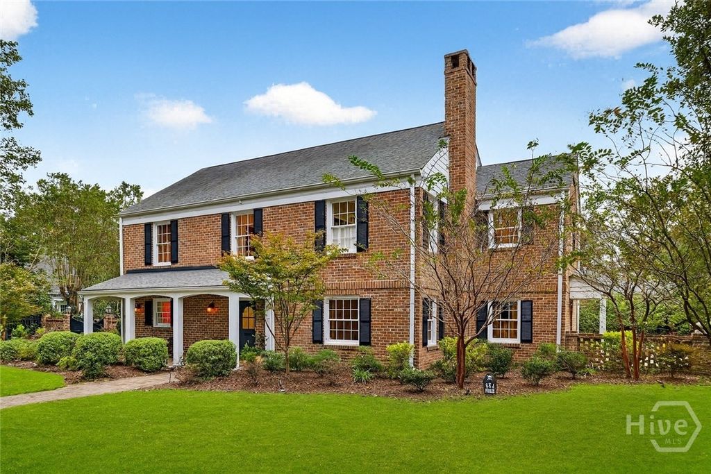 1 E 51st Street, Savannah, GA 31405