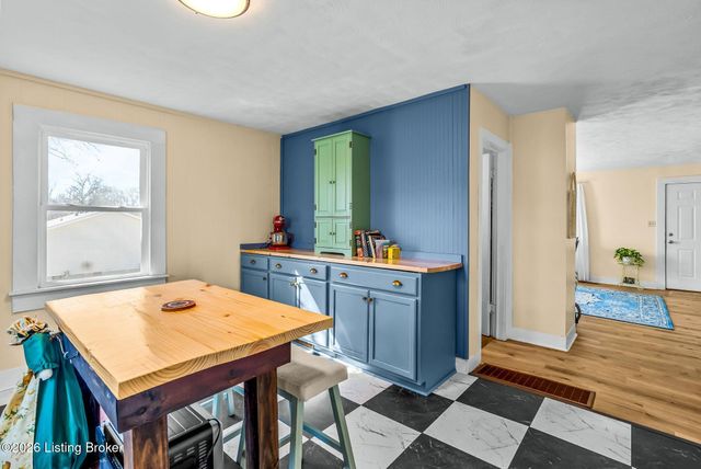 319 N 1st St, Bardstown, KY 40004
