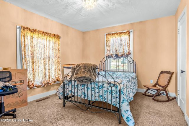 319 N 1st St, Bardstown, KY 40004