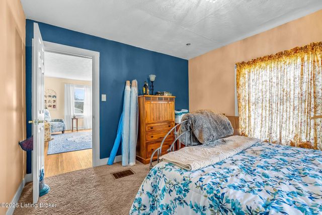 319 N 1st St, Bardstown, KY 40004