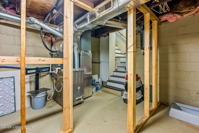319 N 1st St, Bardstown, KY 40004