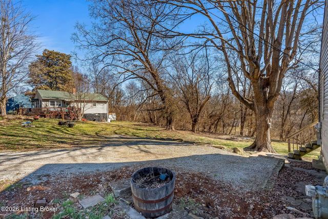 319 N 1st St, Bardstown, KY 40004