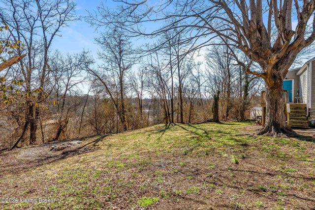 319 N 1st St, Bardstown, KY 40004