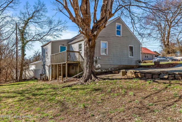 319 N 1st St, Bardstown, KY 40004