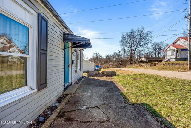 319 N 1st St, Bardstown, KY 40004