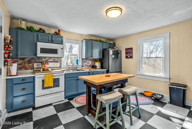 319 N 1st St, Bardstown, KY 40004