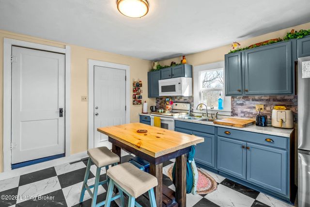 319 N 1st St, Bardstown, KY 40004