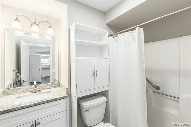 7725 Mary Lou Court, Shelby Twp, MI 48317