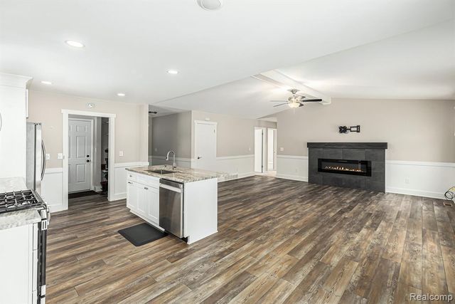 7725 Mary Lou Court, Shelby Twp, MI 48317