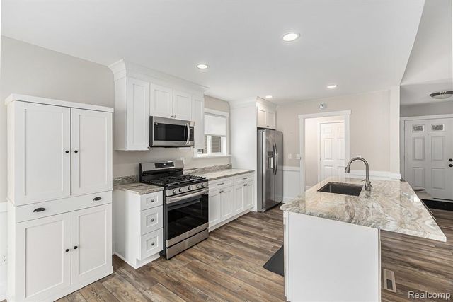 7725 Mary Lou Court, Shelby Twp, MI 48317