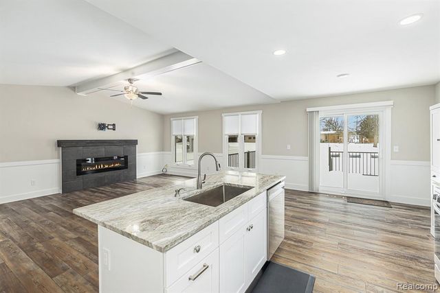 7725 Mary Lou Court, Shelby Twp, MI 48317