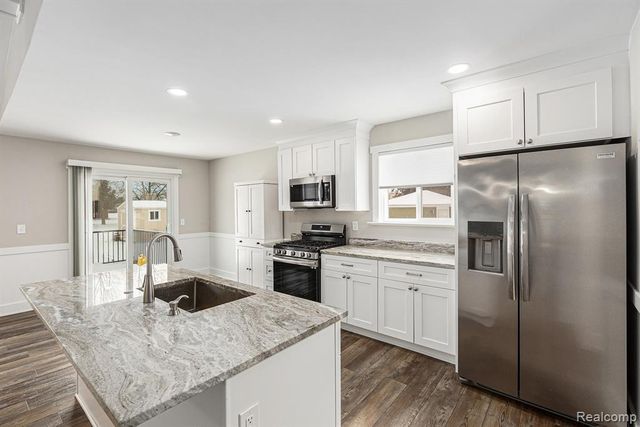 7725 Mary Lou Court, Shelby Twp, MI 48317