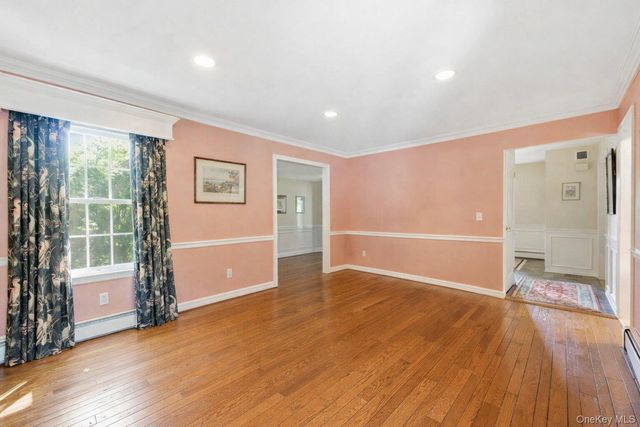 7 Great Neck Court, Huntington, NY 11743