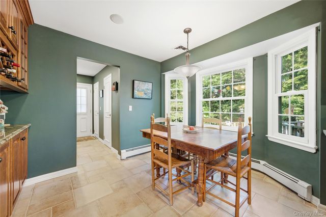 7 Great Neck Court, Huntington, NY 11743