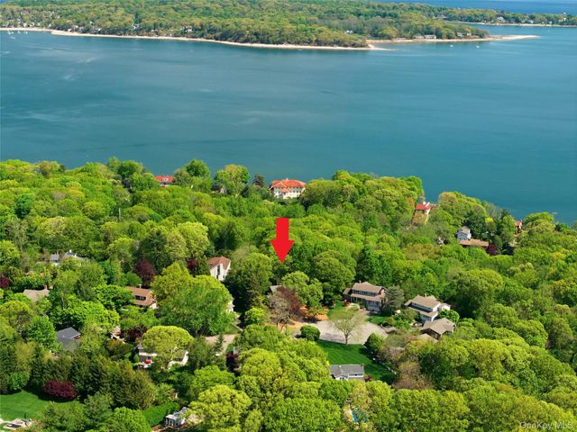 7 Great Neck Court, Huntington, NY 11743