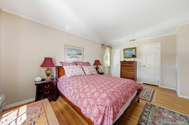 7 Great Neck Court, Huntington, NY 11743