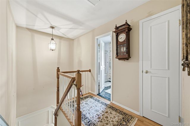 7 Great Neck Court, Huntington, NY 11743