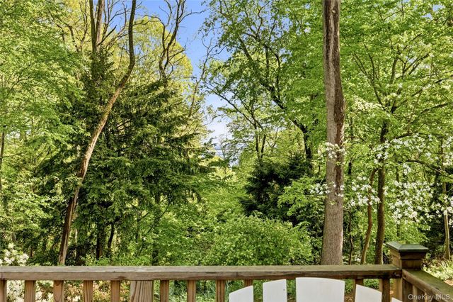 7 Great Neck Court, Huntington, NY 11743
