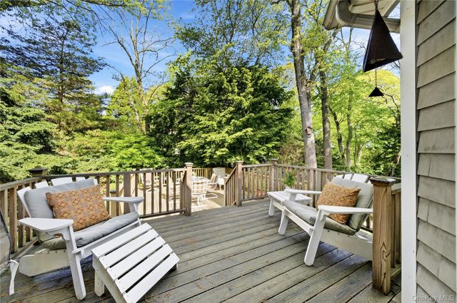 7 Great Neck Court, Huntington, NY 11743