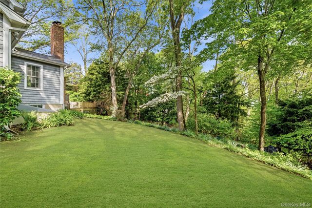 7 Great Neck Court, Huntington, NY 11743