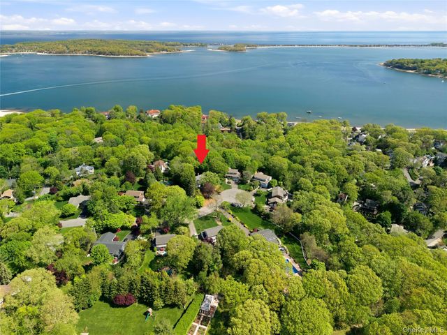 7 Great Neck Court, Huntington, NY 11743