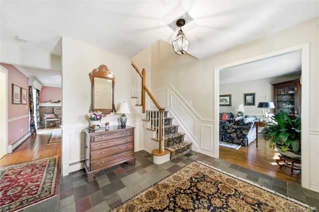 7 Great Neck Court, Huntington, NY 11743