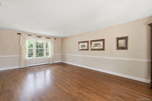 7 Great Neck Court, Huntington, NY 11743