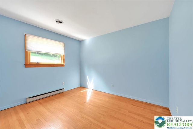 2346 Polk Valley Road, Lower Saucon Twp, PA 18055