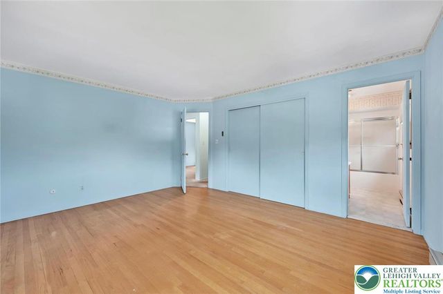 2346 Polk Valley Road, Lower Saucon Twp, PA 18055