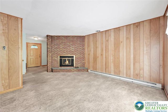 2346 Polk Valley Road, Lower Saucon Twp, PA 18055